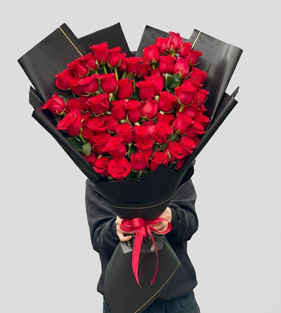 Слика на Букет во форма на срце со 51 ружи