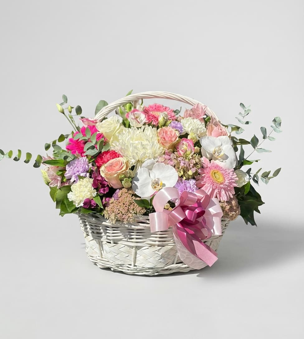 Слика на Голема корпа со цвеќиња