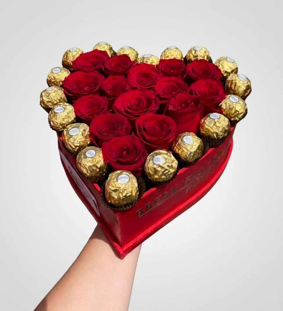 Слика на Срце од 15 рози и Ferrero Rocher