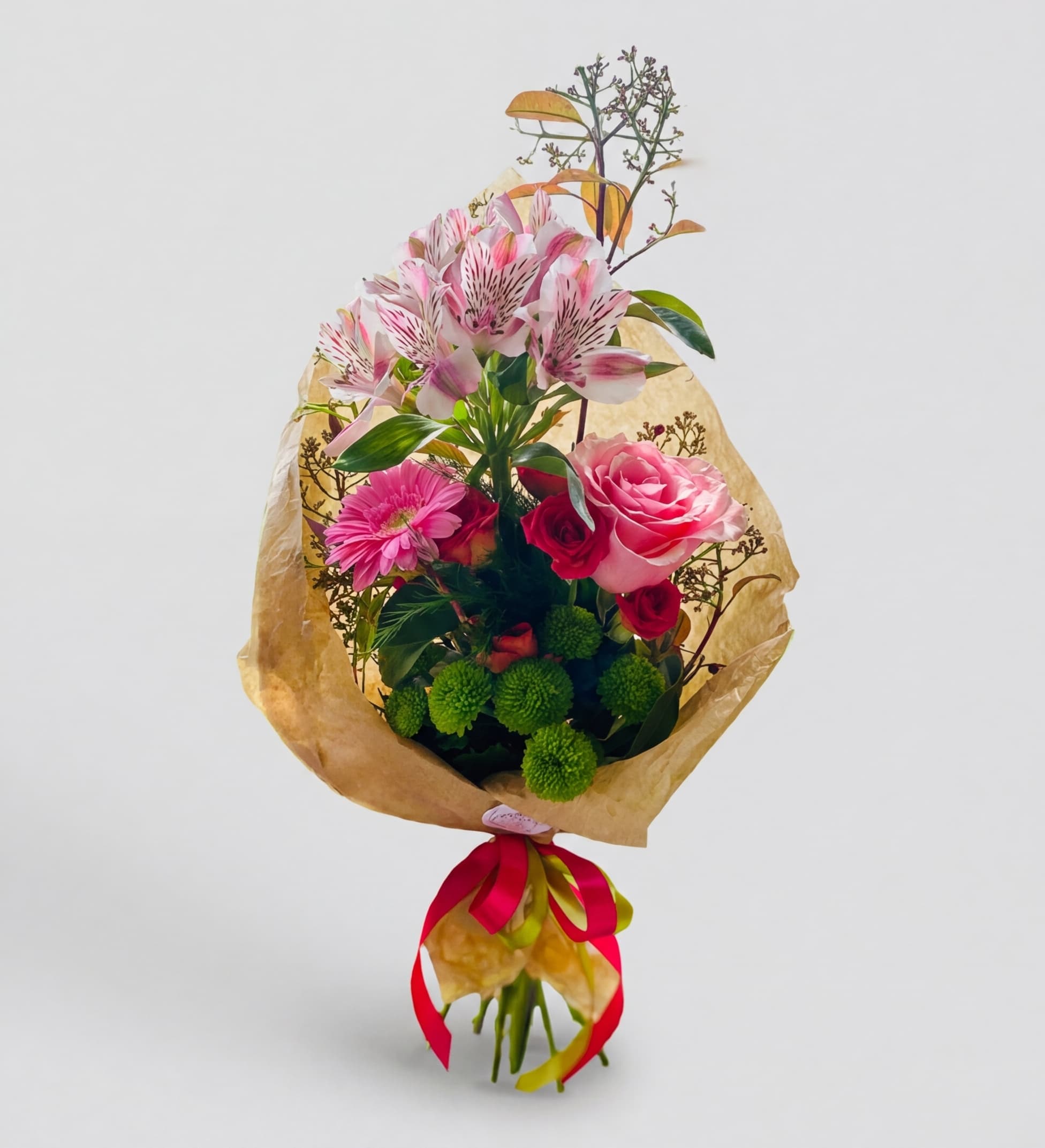 Слика на Нежен розов букет со алстромерија и рози