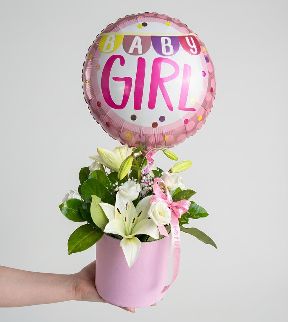 Слика на Радост за девојче – Кутија со крин и роза со балон